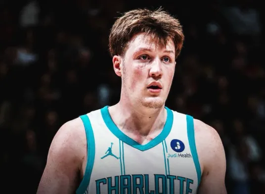 克尼普尔19次单场20+且命中率50/40/90%，历史上仅次于库里